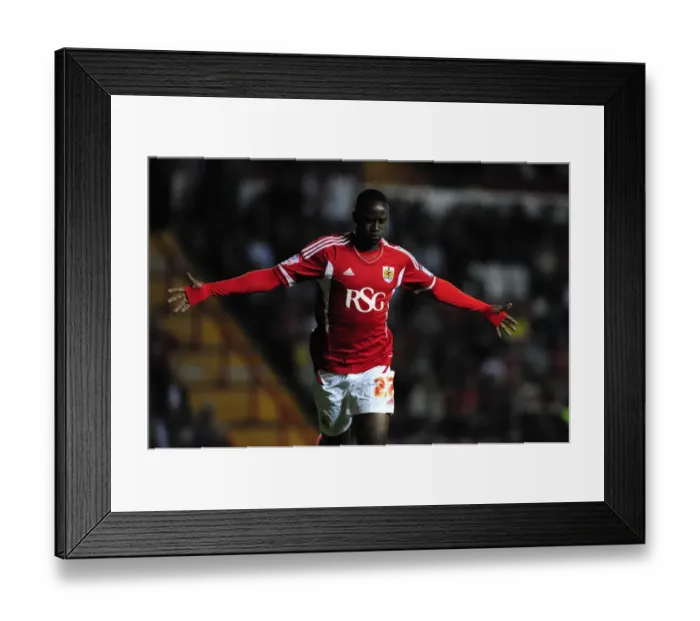 Framed Print : Bristol City's Albert Adomah: Celebrating the Goal Against Reading in the Championship (September 2011) Framed Print : Bristol City's Albert Adomah: Celebrating the Goal Against Reading in the Championship (September 2011)