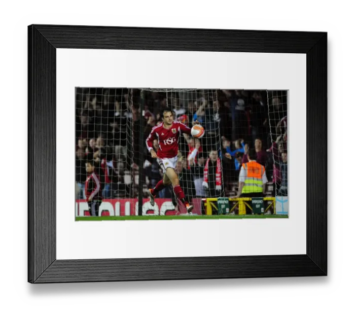 Framed Print : Brett Pitman's Thrilling Goal Celebration: Bristol City vs. Reading, Championship 2011 Framed Print : Brett Pitman's Thrilling Goal Celebration: Bristol City vs. Reading, Championship 2011