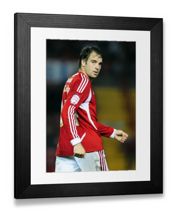 Framed Print : Brett Pitman Scores: Championship Match - Bristol City vs. Reading at Ashton Gate Stadium (September 27, 2011)