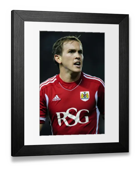 Framed Print : Bristol City's Neil Kilkenny in Championship Match Against Reading at Ashton Gate Stadium (September 27, 2011) Framed Print : Bristol City's Neil Kilkenny in Championship Match Against Reading at Ashton Gate Stadium (September 27, 2011)