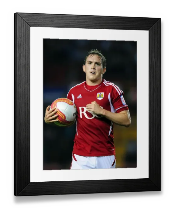 Framed Print : Bristol City's Neil Kilkenny in Championship Action: Bristol City vs. Reading (27-09-2011)