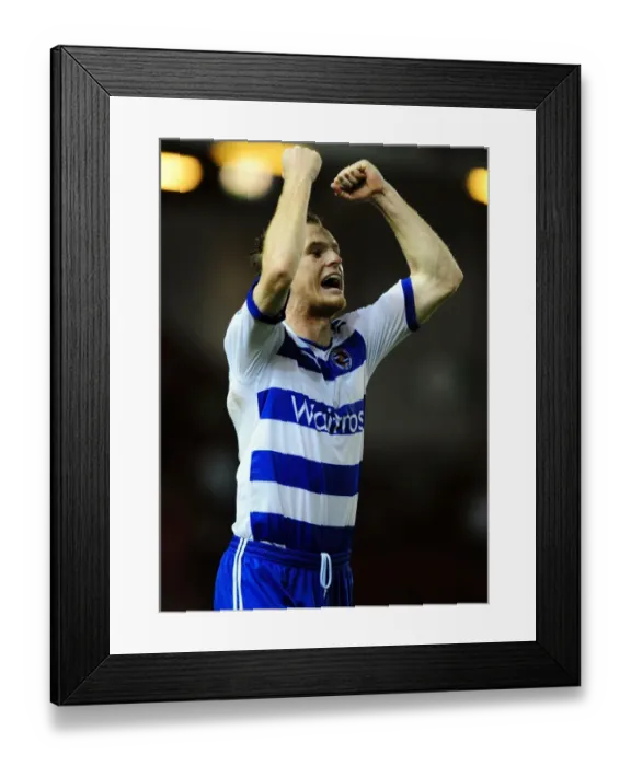 Framed Print : Bristol City FC: Reading's Alex Pearce Celebrates Championship Victory over Bristol City (27-09-2011) Framed Print : Bristol City FC: Reading's Alex Pearce Celebrates Championship Victory over Bristol City (27-09-2011)