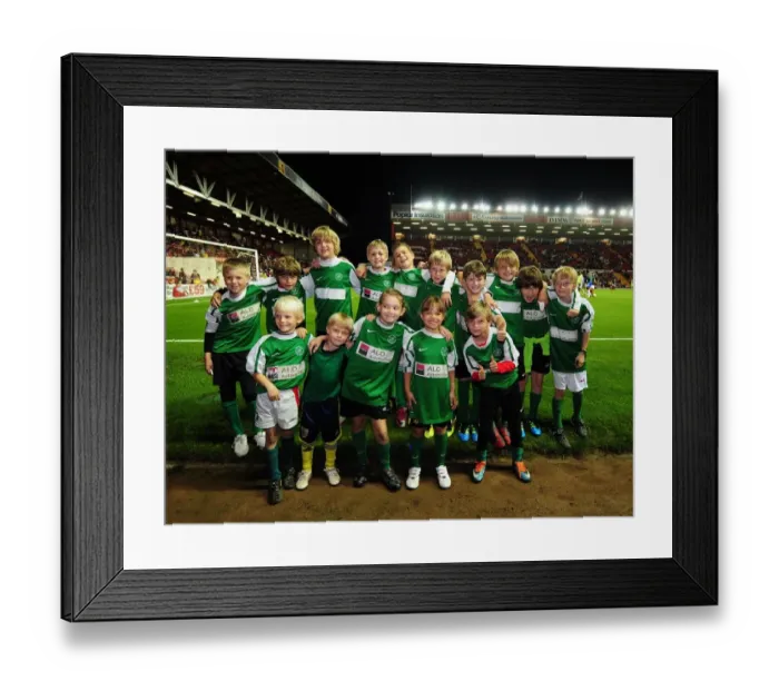 Framed Print : The Thrilling Encounter: Bristol City vs. Reading - Season 11-12 Framed Print : The Thrilling Encounter: Bristol City vs. Reading - Season 11-12