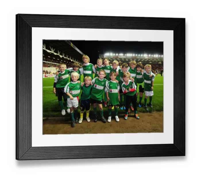 Framed Print : The Football Battle: Bristol City vs Reading - Season 11-12 Framed Print : The Football Battle: Bristol City vs Reading - Season 11-12