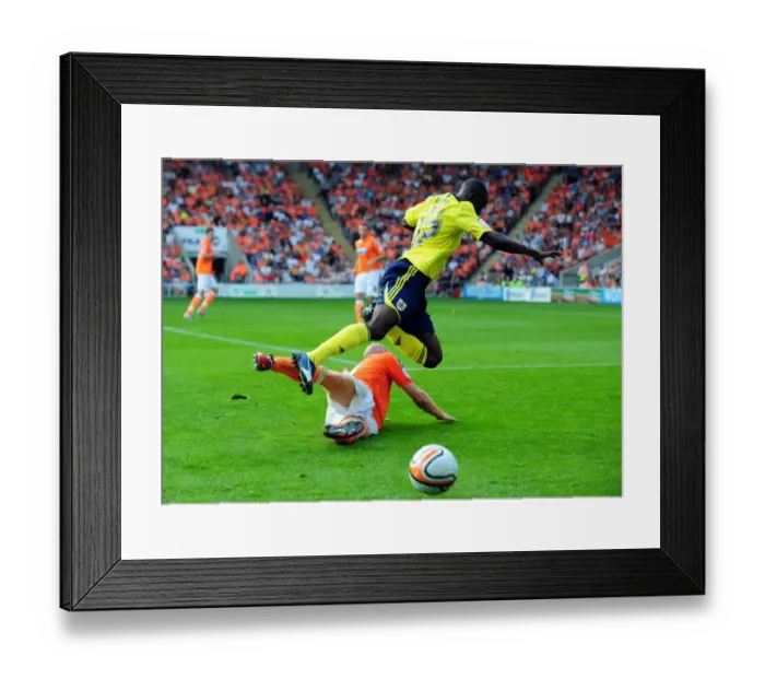 Framed Print : Blackpool v Bristol City 011011