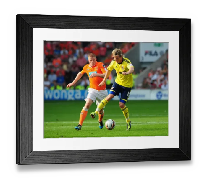 Framed Print : Martyn Woolford Advances Ball for Bristol City in League Cup Match against Blackpool - 01 / 10 / 2011 Framed Print : Martyn Woolford Advances Ball for Bristol City in League Cup Match against Blackpool - 01 / 10 / 2011