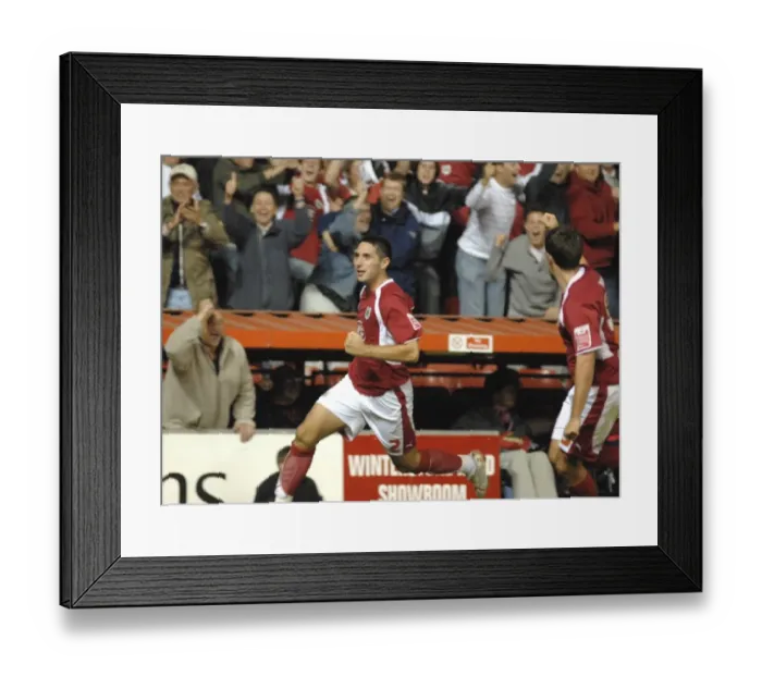 Framed Print : Brad celeb Framed Print : Brad celeb