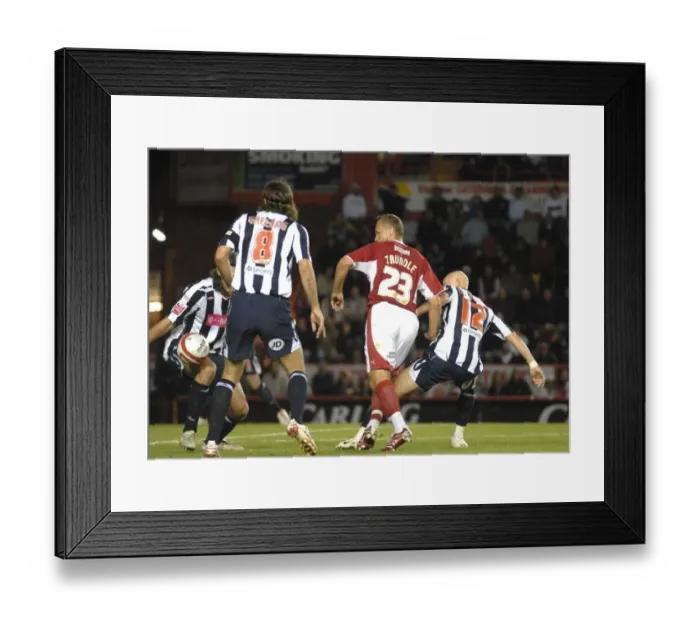 Framed Print : Lee Trundle in Action: Bristol City vs. West Brom