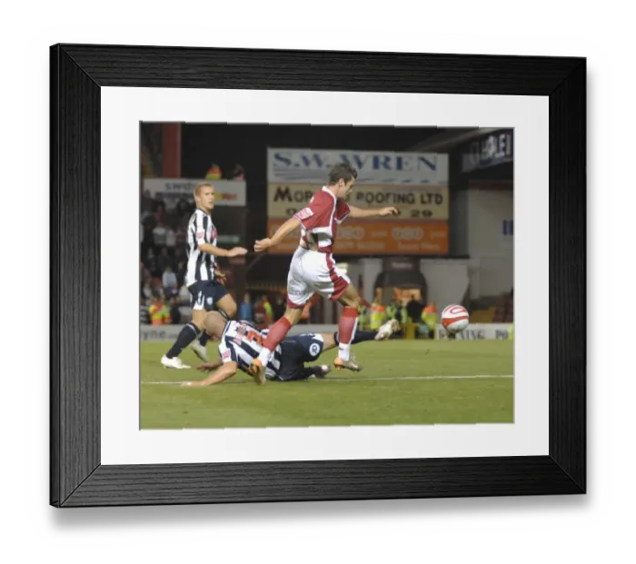 Framed Print : Ivan Sproule in Action: Bristol City vs. West Bromwich Albion