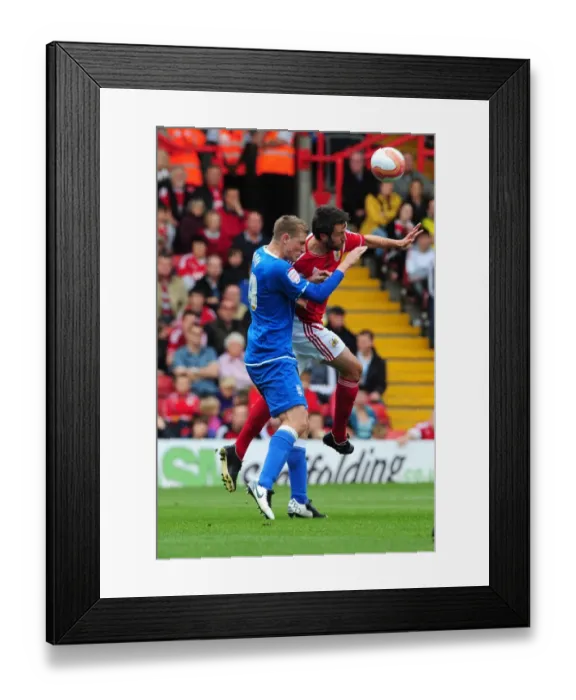 Framed Print : Championship Showdown: Skuse vs Wood - October 2011, Bristol City vs Birmingham City Framed Print : Championship Showdown: Skuse vs Wood - October 2011, Bristol City vs Birmingham City
