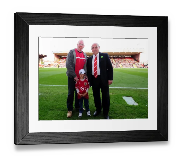 Framed Print : Bristol City vs Birmingham City: Clash on the Field - Season 11-12 Framed Print : Bristol City vs Birmingham City: Clash on the Field - Season 11-12