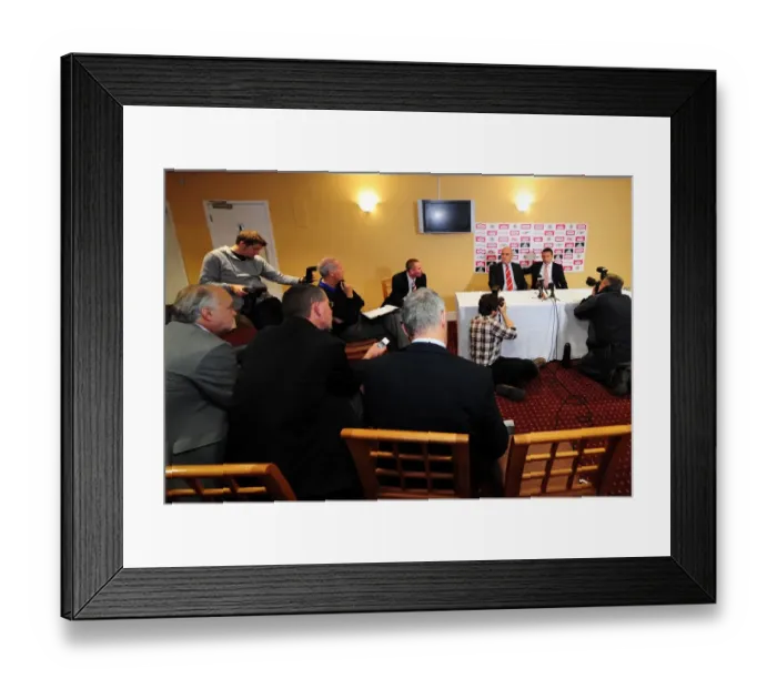 Framed Print : Bristol City Football Club: Championship Match at Ashton Gate Stadium (Derek McInnes), October 2010 - 2011 Framed Print : Bristol City Football Club: Championship Match at Ashton Gate Stadium (Derek McInnes), October 2010 - 2011