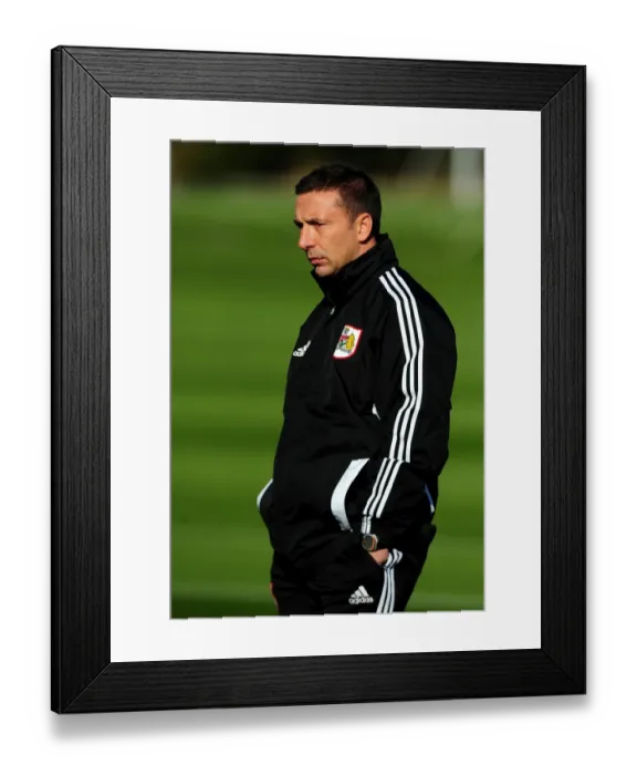 Framed Print : Championship Showdown: McInnes at Ashton Gate - Bristol City vs. Opponent (October 2011) Framed Print : Championship Showdown: McInnes at Ashton Gate - Bristol City vs. Opponent (October 2011)