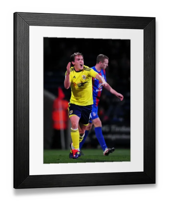 Framed Print : Neil Kilkenny of Bristol City in Championship Clash against Crystal Palace, 15 / 10 / 2011 - Editorial Use Only Framed Print : Neil Kilkenny of Bristol City in Championship Clash against Crystal Palace, 15 / 10 / 2011 - Editorial Use Only