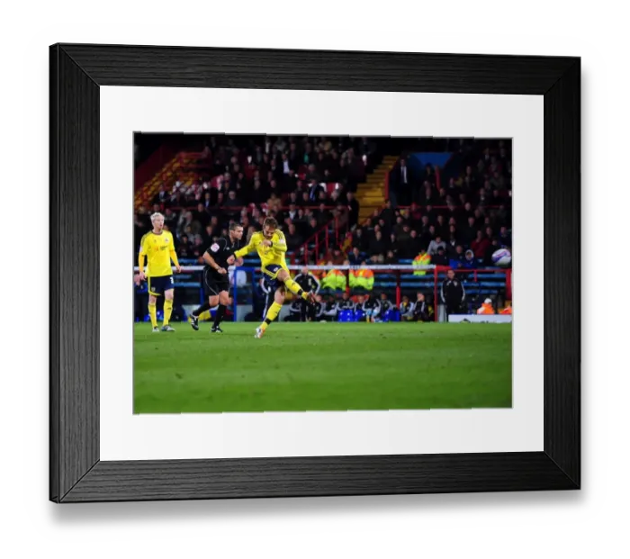 Framed Print : Brett Pitman's Free Kick Hits the Wall: Crystal Palace vs. Bristol City (Championship, 15 / 10 / 2011) Framed Print : Brett Pitman's Free Kick Hits the Wall: Crystal Palace vs. Bristol City (Championship, 15 / 10 / 2011)