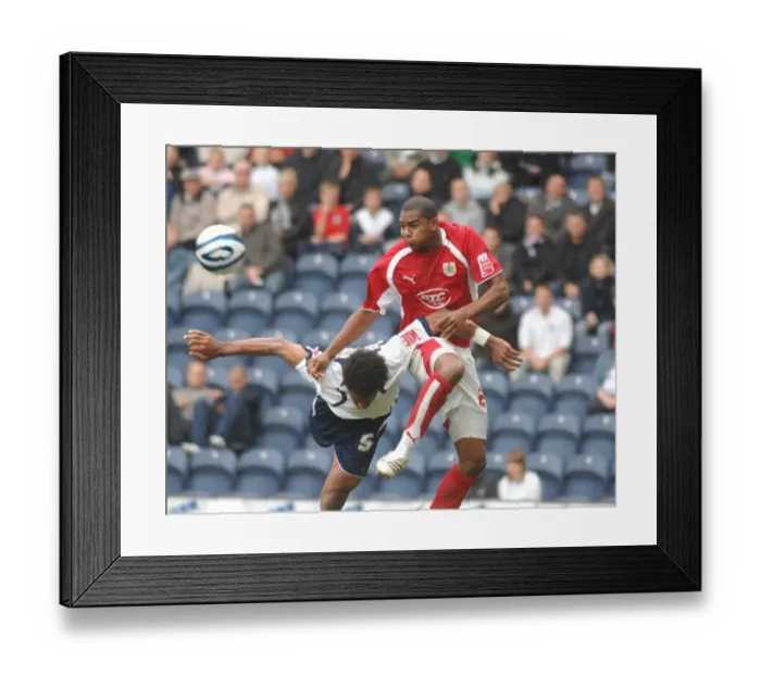 Framed Print : Marvin Elliott Battles with Youl