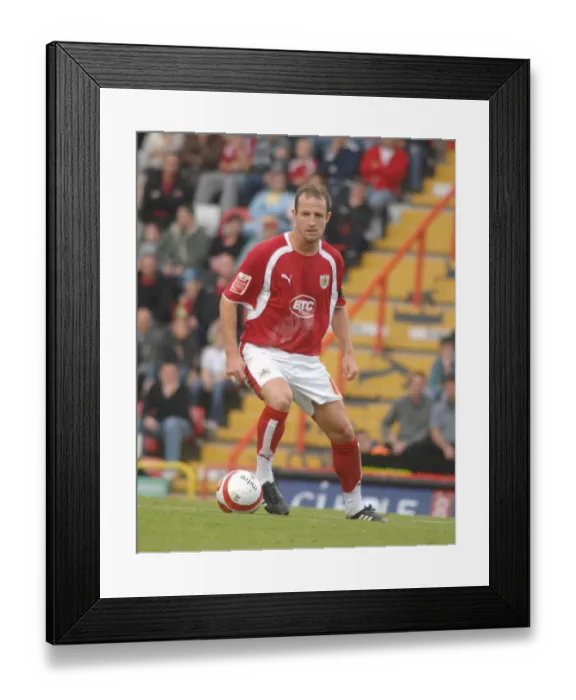 Framed Print : Louis Carey in Action: Bristol City vs Sheffield United
