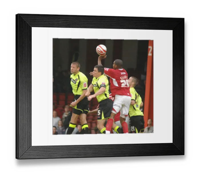 Framed Print : Marvin Elliott: Thrilling Moment at Bristol City vs Sheffield United Framed Print : Marvin Elliott: Thrilling Moment at Bristol City vs Sheffield United