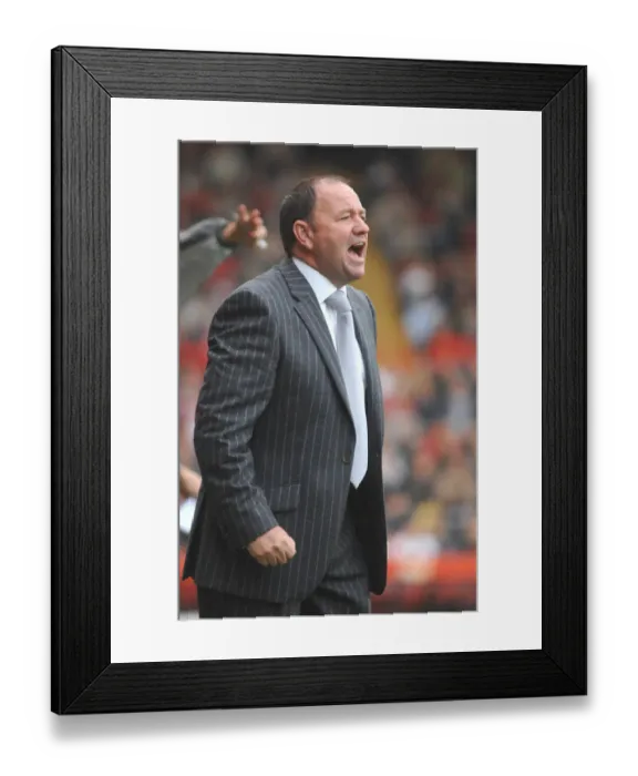 Framed Print : Gary Johnson in Action: Bristol City vs Sheffield United Framed Print : Gary Johnson in Action: Bristol City vs Sheffield United