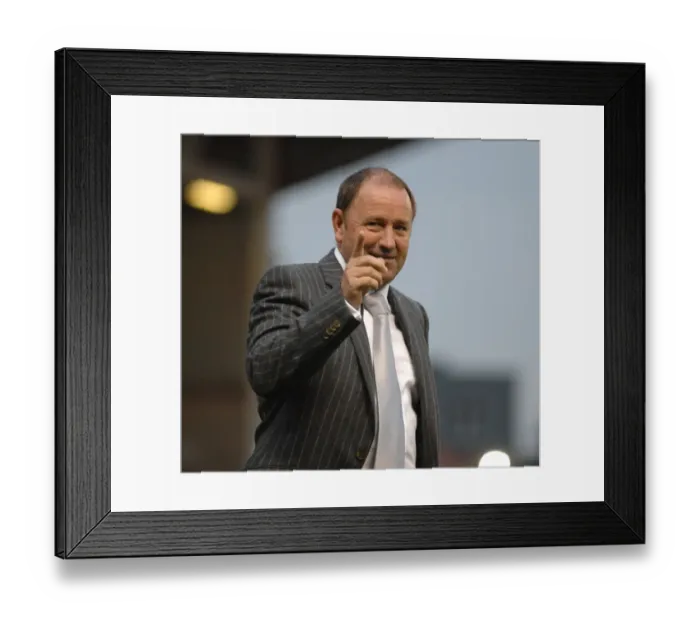 Framed Print : Gary Johnson in Action: Bristol City vs Sheffield United Framed Print : Gary Johnson in Action: Bristol City vs Sheffield United