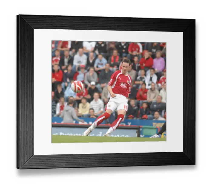 Framed Print : Michael McIndoe in Action: Bristol City vs Sheffield United
