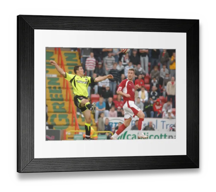 Framed Print : David Noble's Thrilling Goal: Bristol City vs Sheffield United