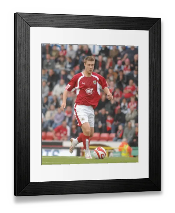 Framed Print : David Noble in Action: Bristol City vs Sheffield United Framed Print : David Noble in Action: Bristol City vs Sheffield United