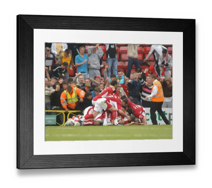 Framed Print : Bristol City Football Team Celebrating Victory Against Sheffield United Framed Print : Bristol City Football Team Celebrating Victory Against Sheffield United