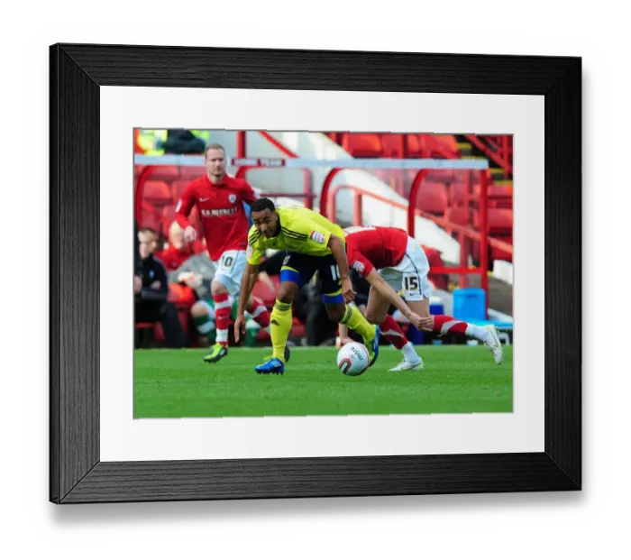 Framed Print : Barnsley vs. Bristol City: Nicky Maynard Scores in Championship Match at Oakwell Stadium (October 29, 2011)