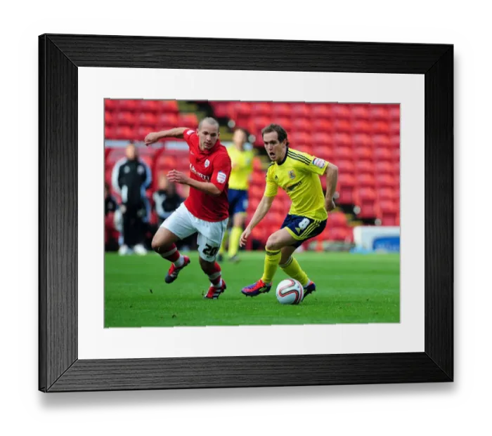 Framed Print : Barnsley vs. Bristol City: Neil Kilkenny and Danny Drinkwater Battle for Championship Supremacy (October 2011) Framed Print : Barnsley vs. Bristol City: Neil Kilkenny and Danny Drinkwater Battle for Championship Supremacy (October 2011)