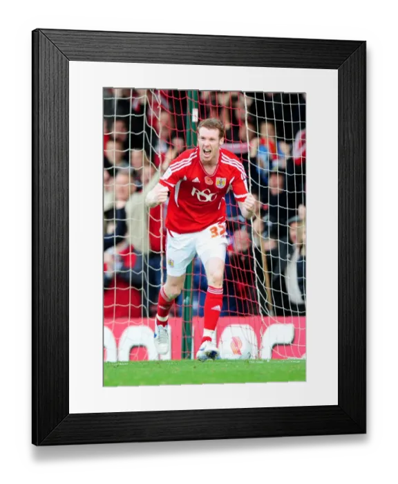 Framed Print : Stephen Pearson Scores First Goal for Bristol City in Championship Debut vs. Burnley - 05 / 11 / 2011 Framed Print : Stephen Pearson Scores First Goal for Bristol City in Championship Debut vs. Burnley - 05 / 11 / 2011