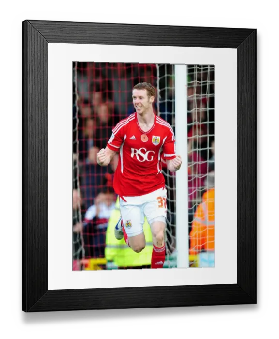 Framed Print : Stephen Pearson Scores First Goal for Bristol City in Championship Debut vs. Burnley (05 / 11 / 2011) Framed Print : Stephen Pearson Scores First Goal for Bristol City in Championship Debut vs. Burnley (05 / 11 / 2011)