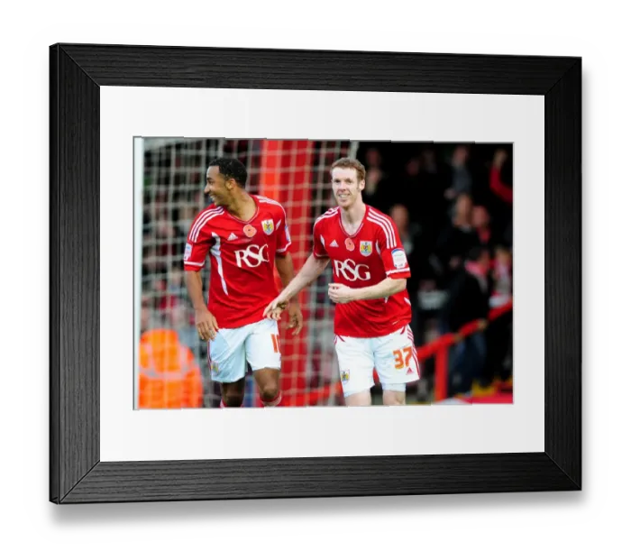 Framed Print : Stephen Pearson Scores on Debut: Emotional Nicky Maynard Celebration - Bristol City vs Burnley, Championship 2011
