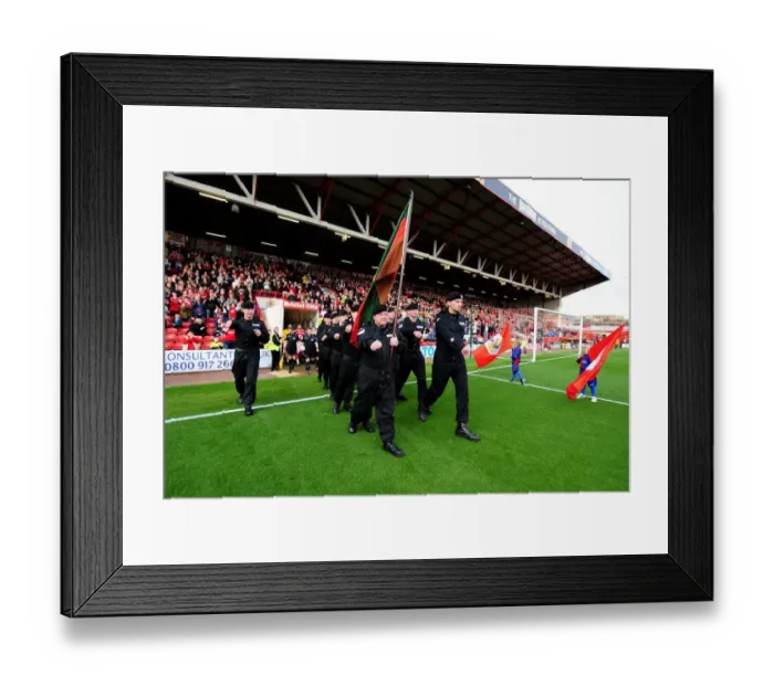 Framed Print : Championship Clash: Bristol City vs Burnley at Ashton Gate Stadium - 05 / 11 / 2011 Framed Print : Championship Clash: Bristol City vs Burnley at Ashton Gate Stadium - 05 / 11 / 2011
