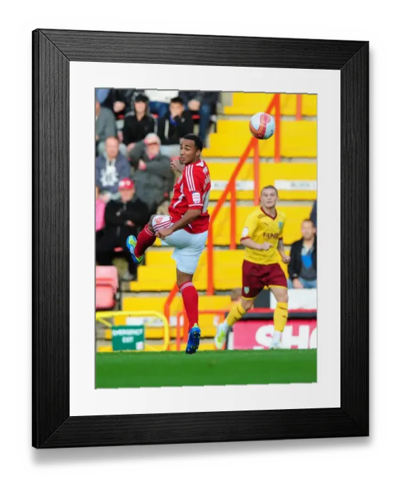 Framed Print : Bristol City's Nicky Maynard in Championship Clash Against Burnley - 05 / 11 / 2011 (Editorial Use Only) Framed Print : Bristol City's Nicky Maynard in Championship Clash Against Burnley - 05 / 11 / 2011 (Editorial Use Only)
