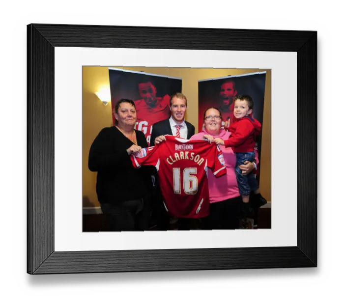 Framed Print : Football Rivalry: Bristol City vs Burnley - Season 11-12 Framed Print : Football Rivalry: Bristol City vs Burnley - Season 11-12