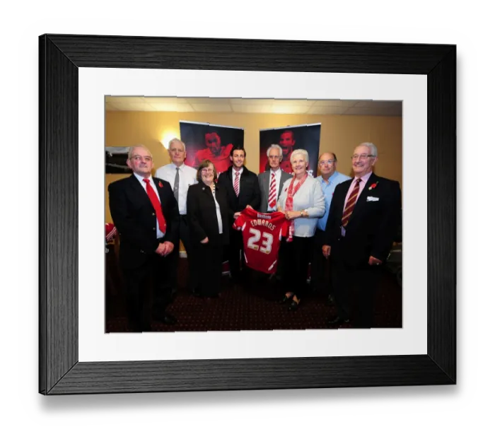 Framed Print : Bristol City vs Burnley: The Exciting Showdown - Season 11-12 Framed Print : Bristol City vs Burnley: The Exciting Showdown - Season 11-12