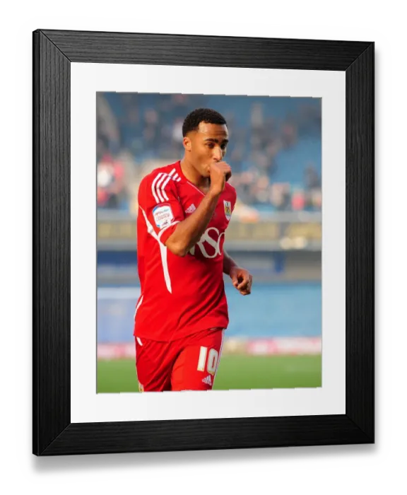 Framed Print : Nicky Maynard's Strike: Millwall vs. Bristol City, Championship 2011-11-20 Framed Print : Nicky Maynard's Strike: Millwall vs. Bristol City, Championship 2011-11-20