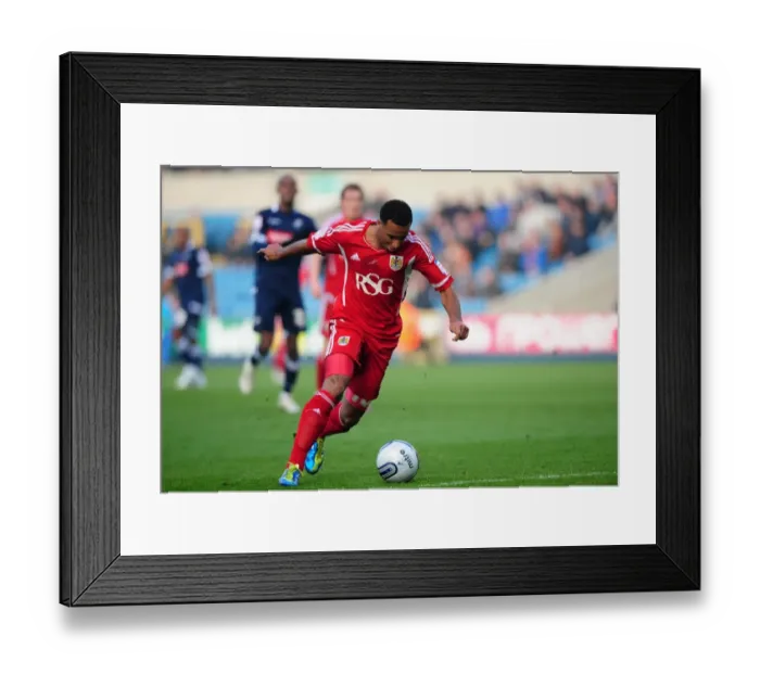 Framed Print : Nicky Maynard Scores Opening Goal: Millwall vs. Bristol City, Championship 2011