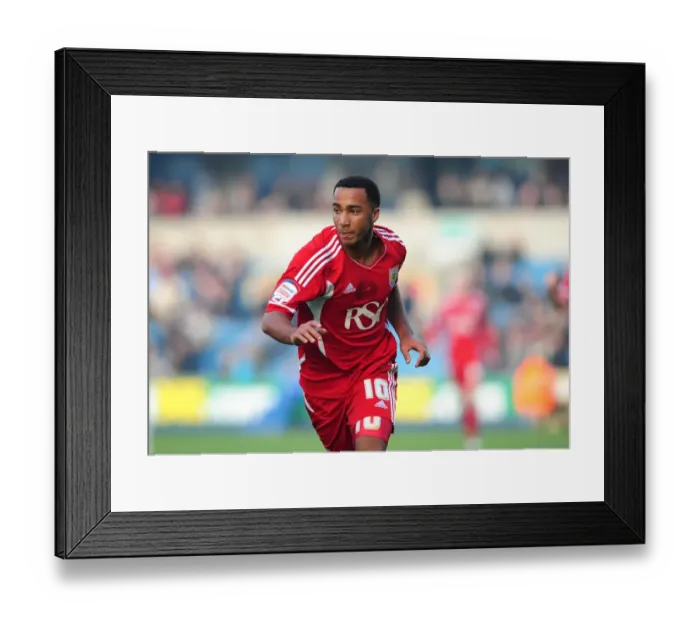 Framed Print : Nicky Maynard Scores Championship Opener for Bristol City vs. Millwall at Selhurst Park (2011-11) Framed Print : Nicky Maynard Scores Championship Opener for Bristol City vs. Millwall at Selhurst Park (2011-11)