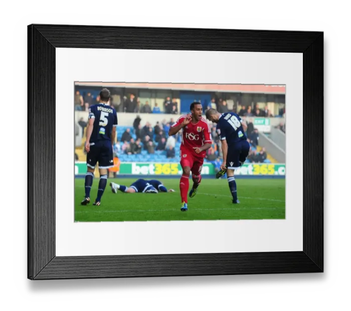 Framed Print : Bristol City's Nicky Maynard Scores Double: Millwall vs. Bristol City Championship Clash at Selhurst Park (11-11-2011)