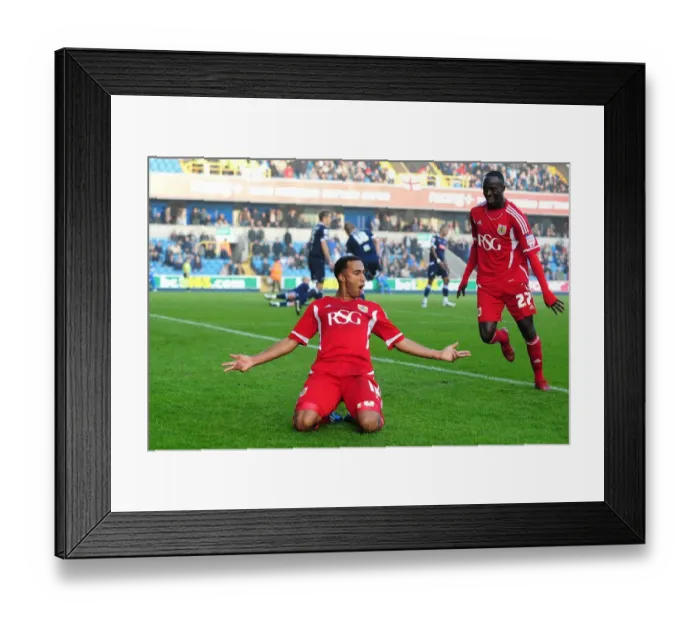 Framed Print : Bristol City's Nicky Maynard Scores Brace in Championship Match vs. Millwall (11-11-2011)