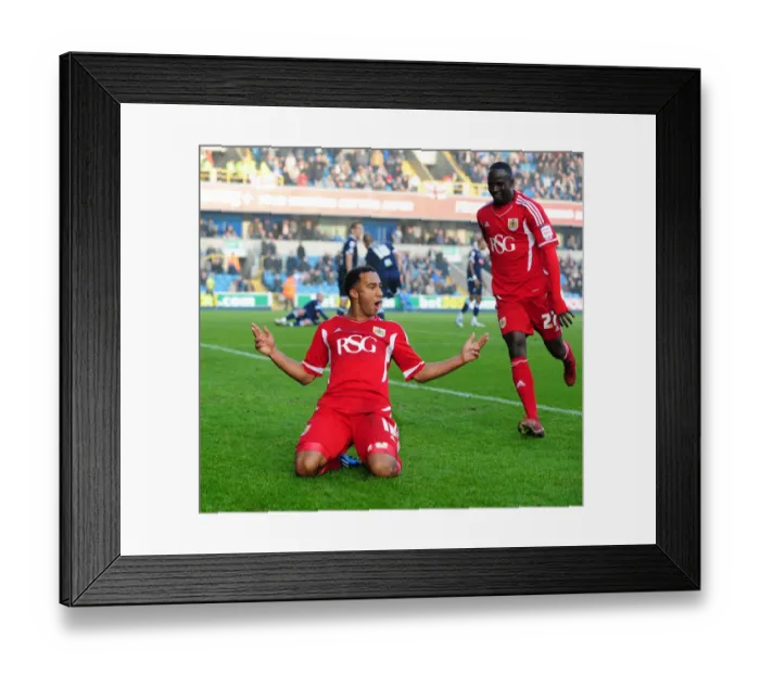 Framed Print : Nicky Maynard's Brace: Millwall vs. Bristol City, Championship 2011-12 Framed Print : Nicky Maynard's Brace: Millwall vs. Bristol City, Championship 2011-12