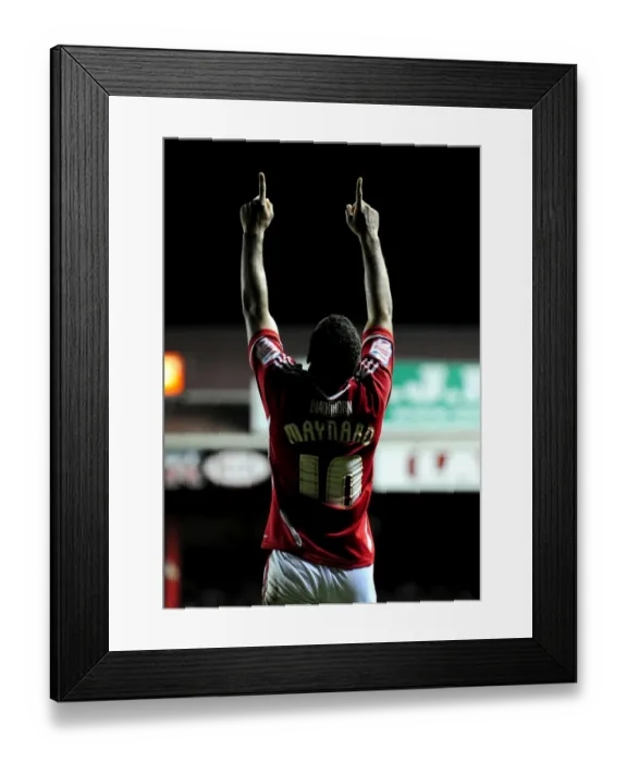Framed Print : Nicky Maynard Scores Championship-Winning Goal for Bristol City vs. Southampton (Nov. 26, 2011)