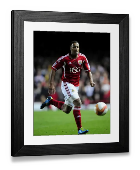 Framed Print : Bristol City's Nicky Maynard in Championship Clash Against Southampton - 26 / 11 / 2011 Framed Print : Bristol City's Nicky Maynard in Championship Clash Against Southampton - 26 / 11 / 2011