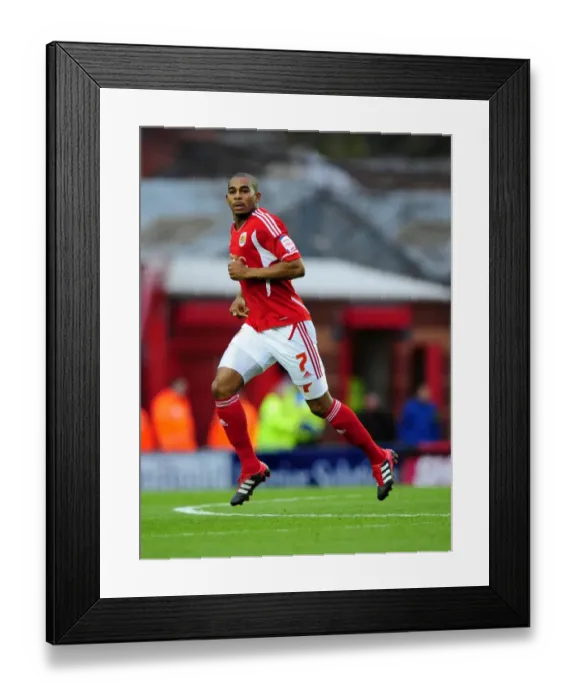 Framed Print : Marvin Elliott in Action: Bristol City vs Southampton Framed Print : Marvin Elliott in Action: Bristol City vs Southampton