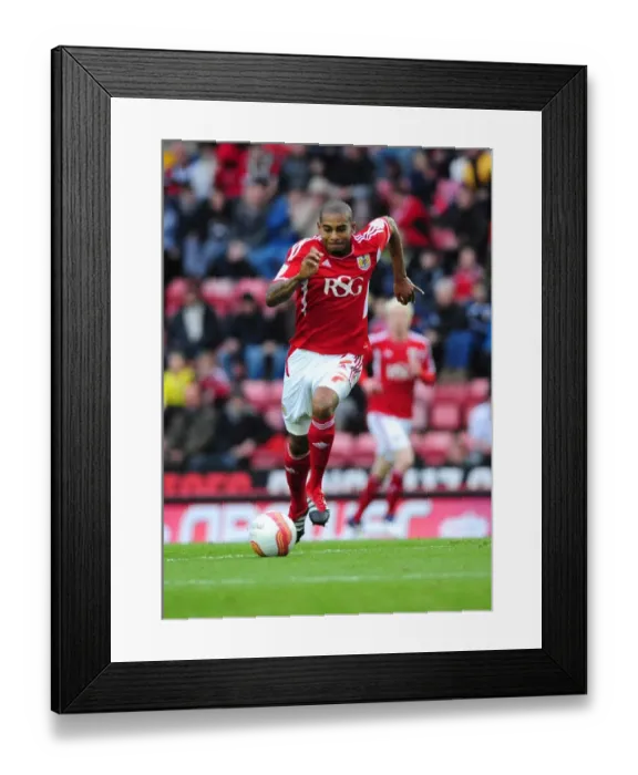 Framed Print : Bristol Citys Marvin Elliott