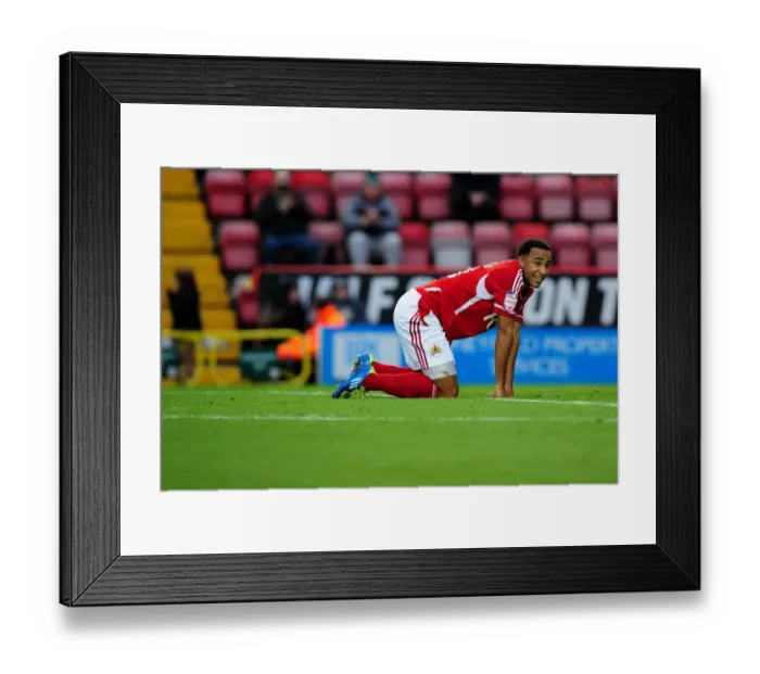 Framed Print : Nicky Maynard in Action: Bristol City vs. Southampton Framed Print : Nicky Maynard in Action: Bristol City vs. Southampton