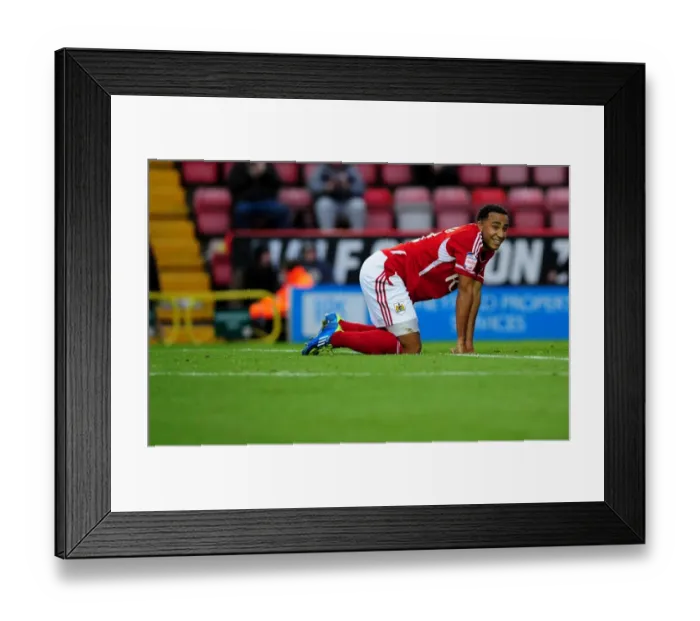 Framed Print : Nicky Maynard in Action: Bristol City vs Southampton
