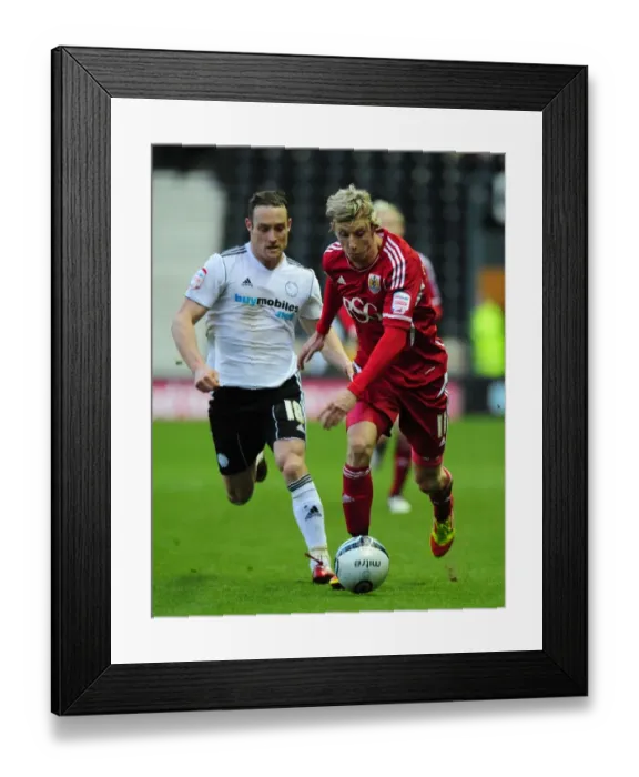 Framed Print : Bristol City's Martyn Woolford vs Ben Davies in Derby County Championship Clash - 10 / 12 / 2011 Framed Print : Bristol City's Martyn Woolford vs Ben Davies in Derby County Championship Clash - 10 / 12 / 2011